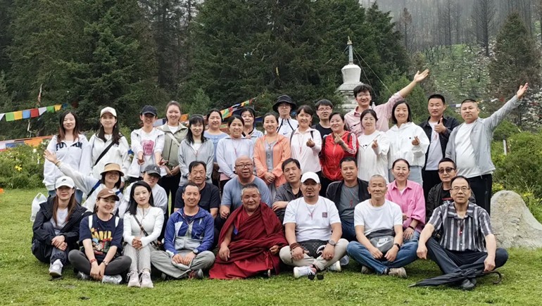 IM电竞集团达尔宗圣湖祈；疃